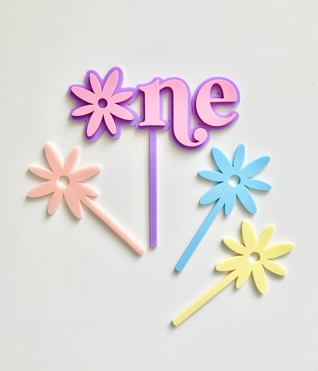 Daisy One First Birthday Double Layered Acrylic Cake Topper – XOXO Design