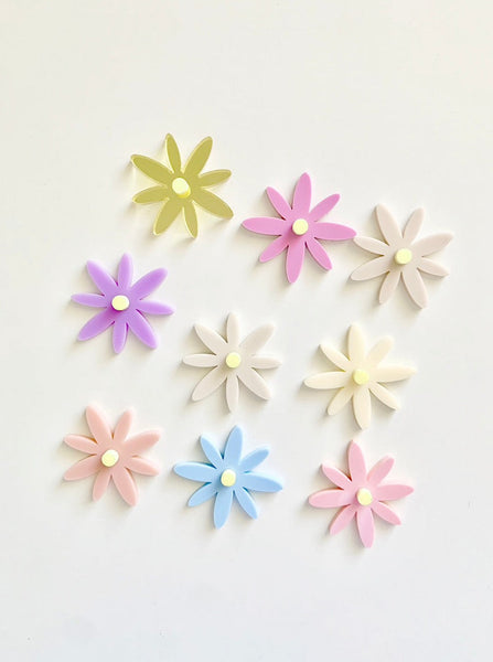 Daisy Pastel Rainbow Cupcake Plaque Charm